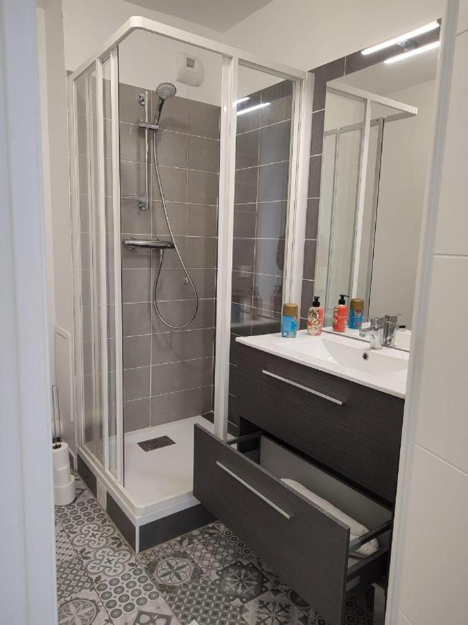 Chambre Privee Dans Un Nouvel Appartement Partage Pres De Paris Avec Parking Gratuit Chevilly-Larue Exteriör bild